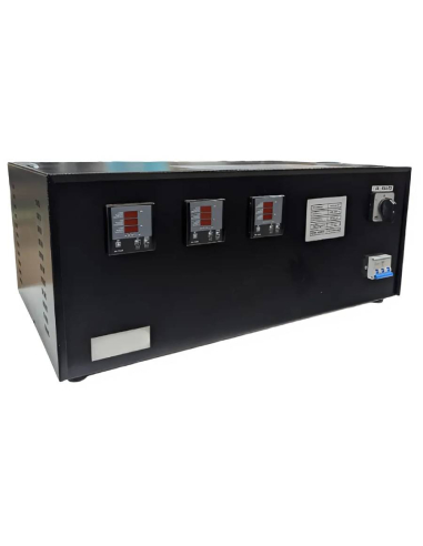Stabilizzatore di tensione trifase con servomotore da 10,5 kVA (8,4 kW)